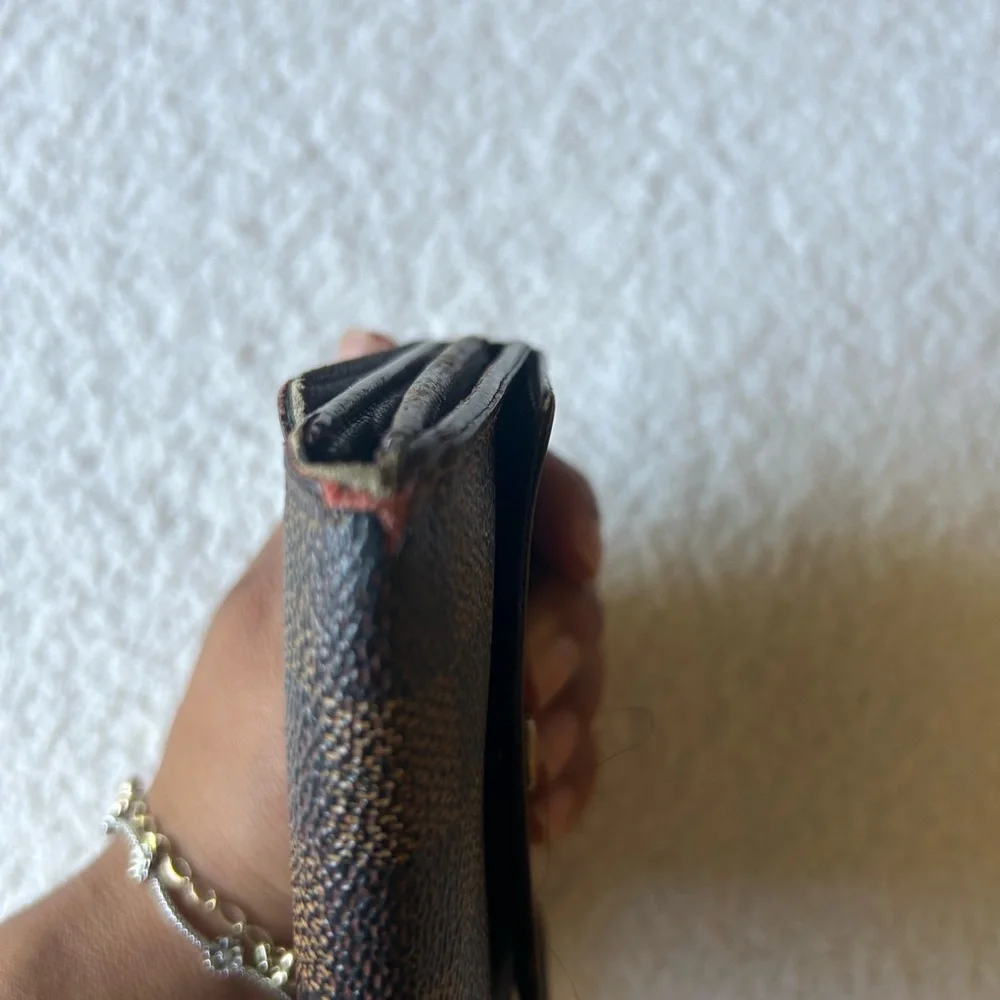 LV wallet - Picture 8 of 15